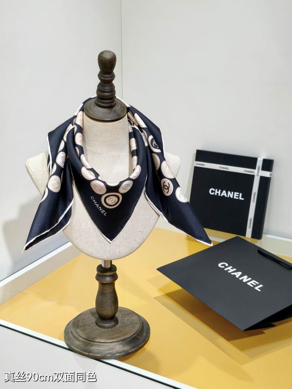Chanel silk scarf 90X90cm E20 (2)