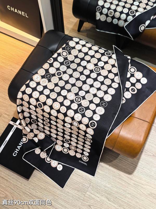 Chanel silk scarf 90X90cm E20 (6)