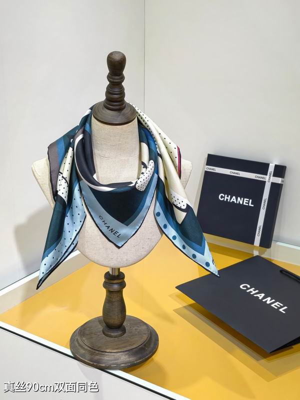 Chanel silk scarf 90X90cm E46 (13)