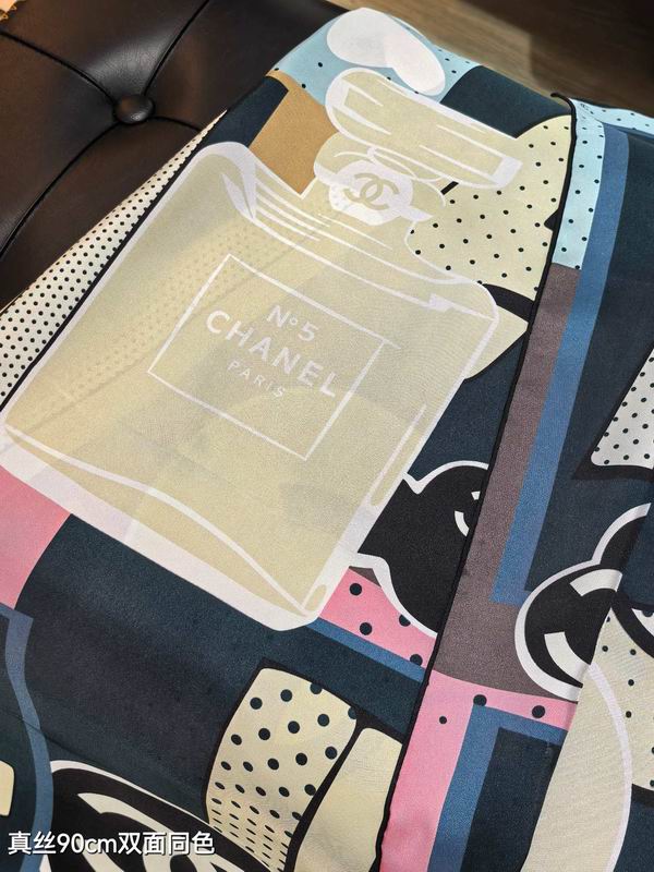 Chanel silk scarf 90X90cm E46 (17)