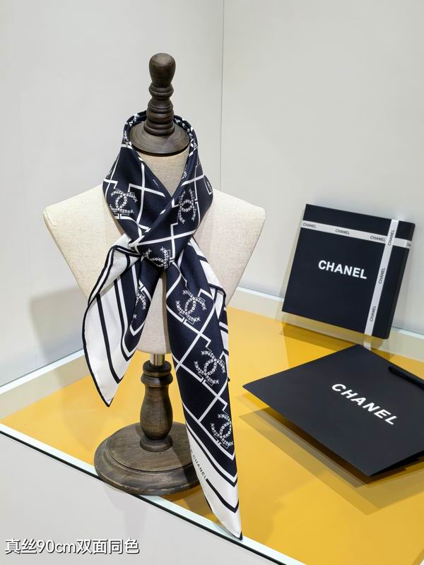Chanel silk scarf 90X90cm E49 (1)