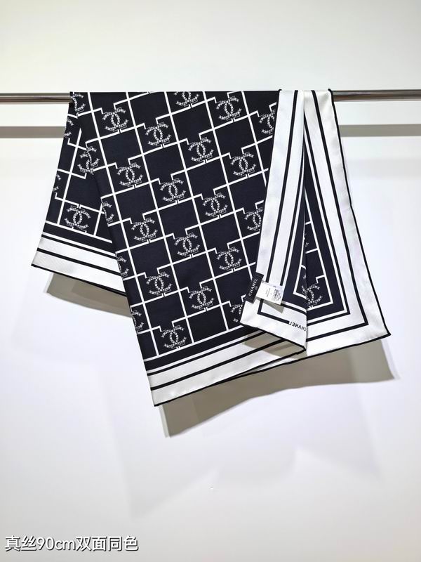 Chanel silk scarf 90X90cm E49 (3)