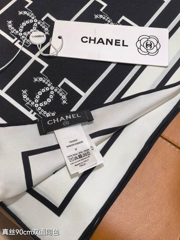 Chanel silk scarf 90X90cm E49 (5)