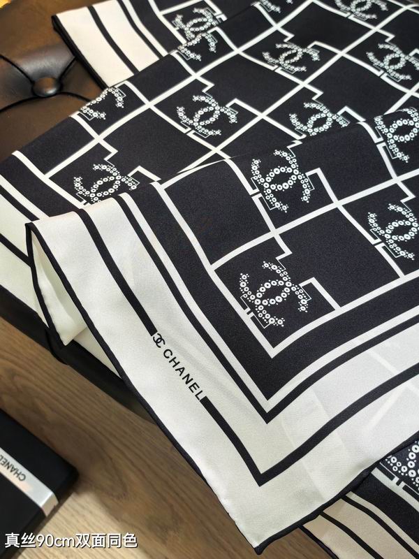 Chanel silk scarf 90X90cm E49 (6)