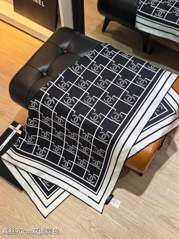 Chanel silk scarf 90X90cm E49 (7)
