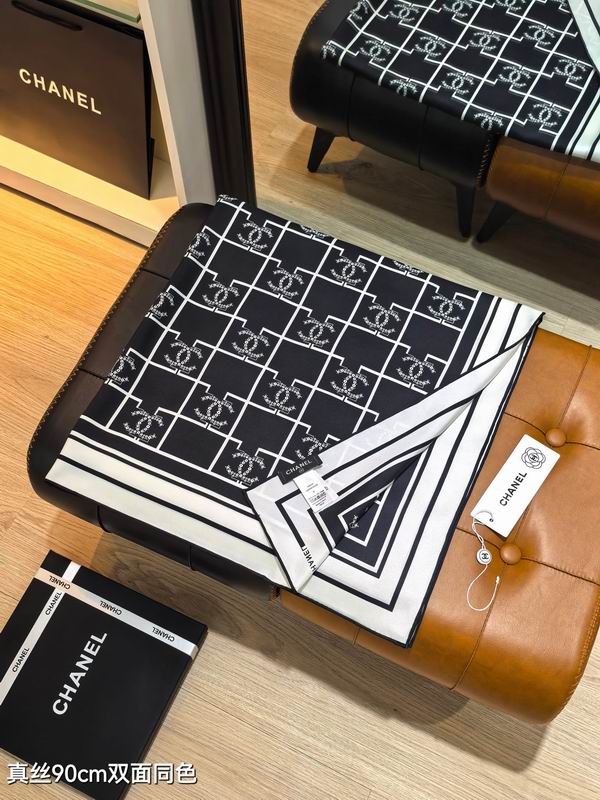 Chanel silk scarf 90X90cm E49 (8)