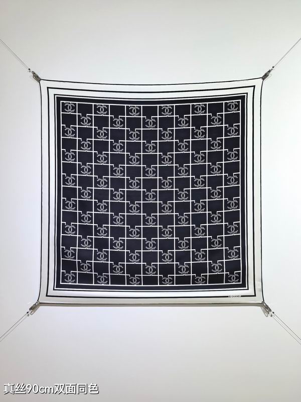 Chanel silk scarf 90X90cm E49 (9)