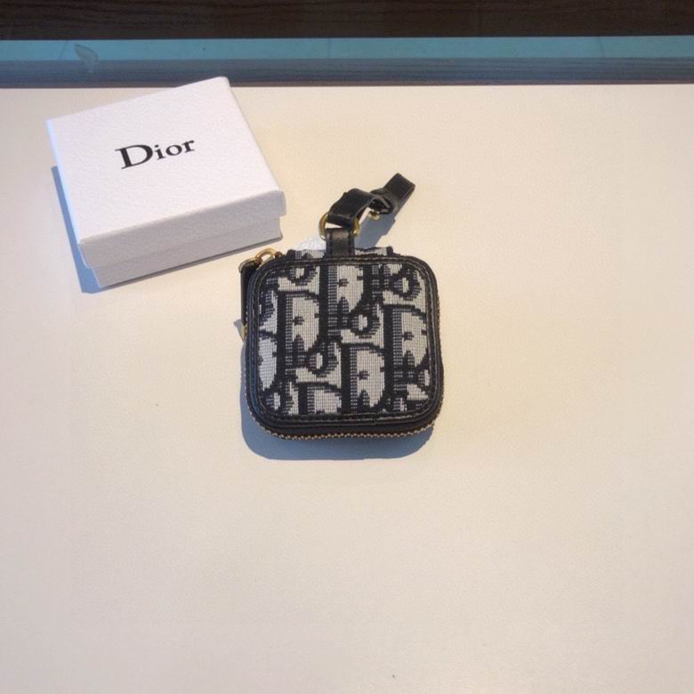 Dior Airpods2 (4)