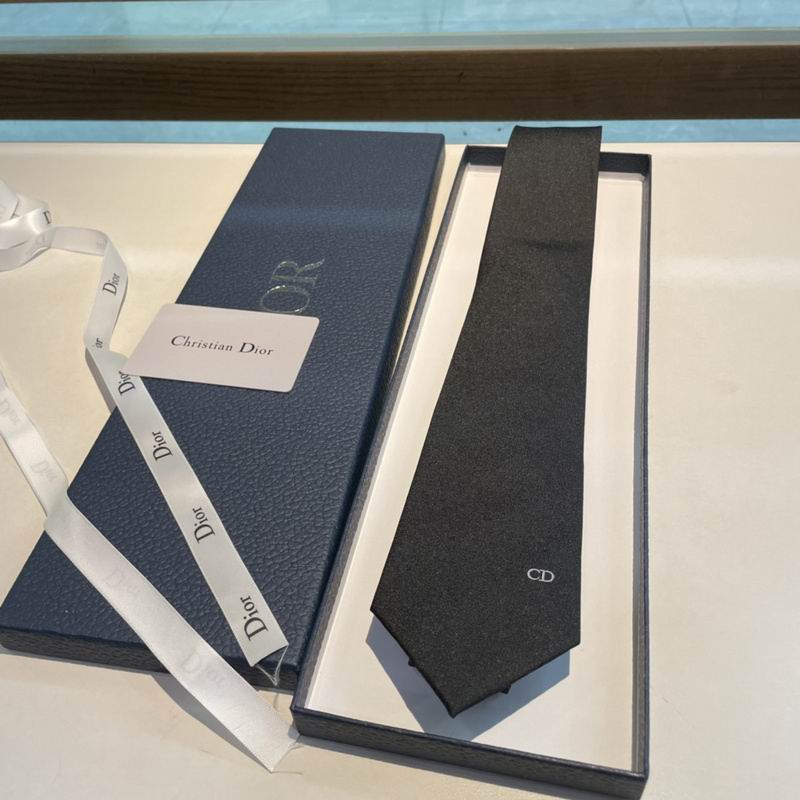 Dior Tie hm (9)