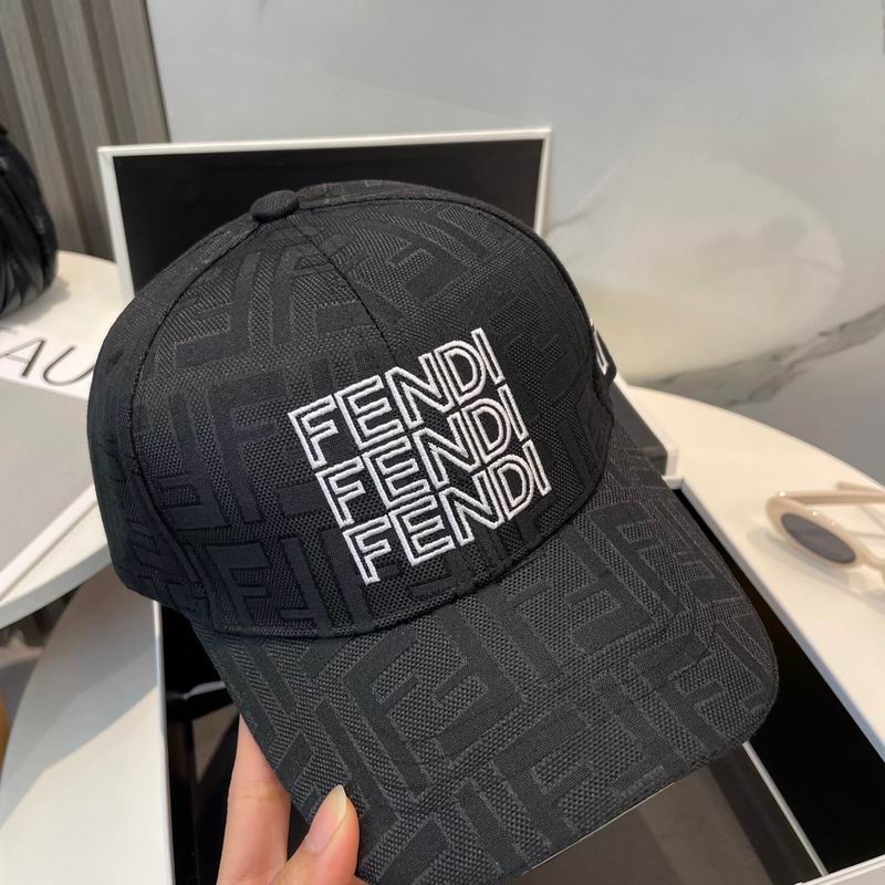 Fendi cap dx (2)