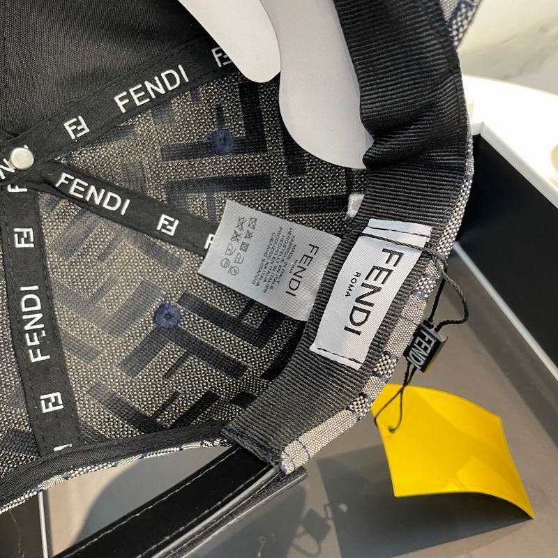 Fendi cap dx (3)