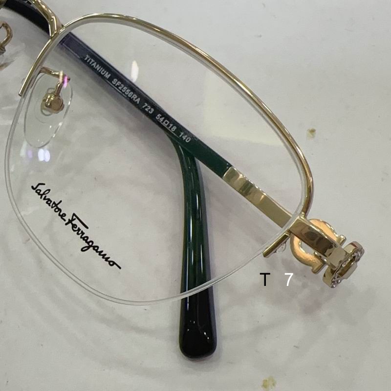 Ferragamo SF2556RA 54 18-140 G06