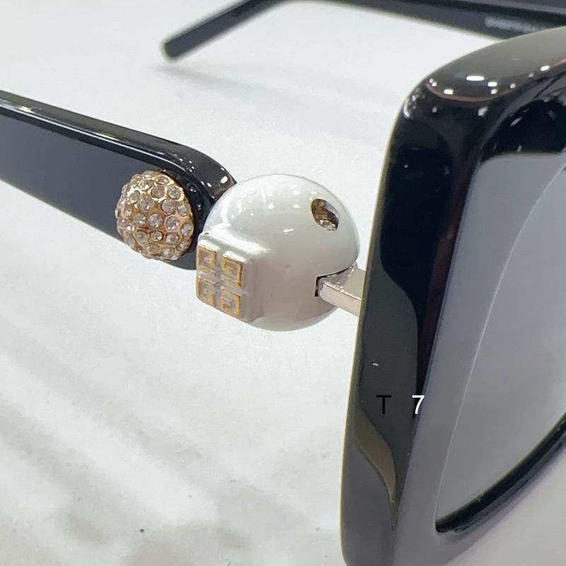 GIVENCHY V40071F 54-22-140 G07