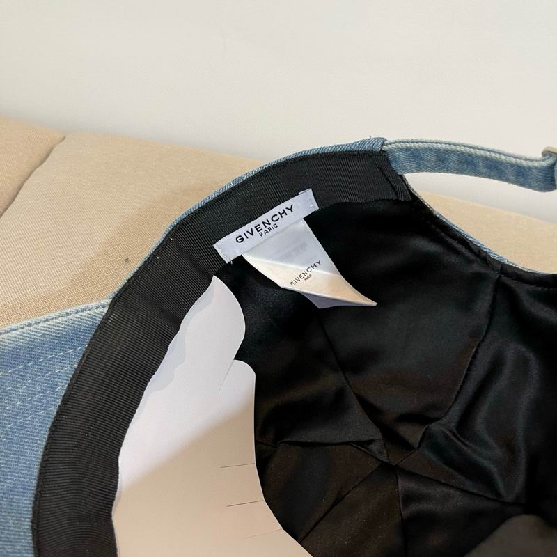 Givenchy cap dx (1)