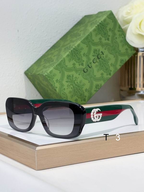 Gucci CL42122U 56 17 142 c01
