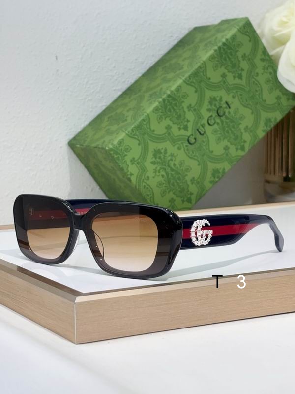 Gucci CL42122U 56 17 142 c03