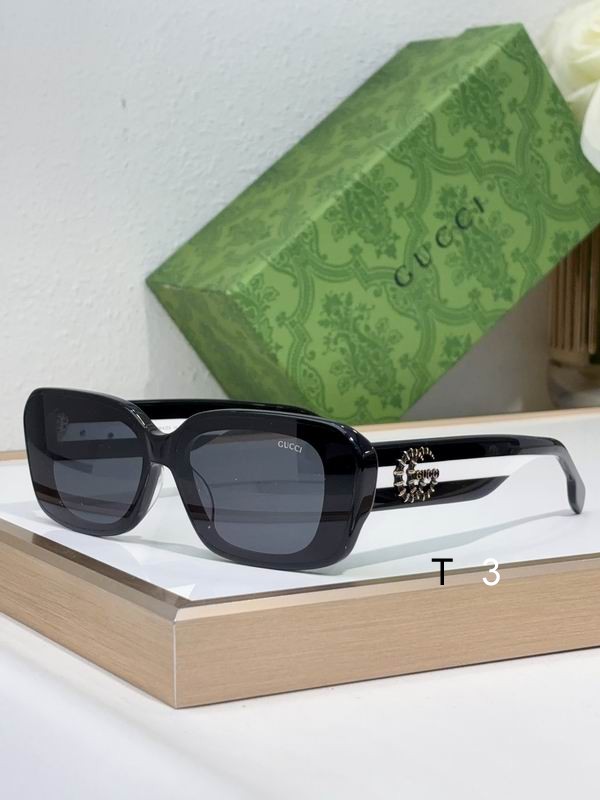 Gucci CL42122U 56 17 142 c04