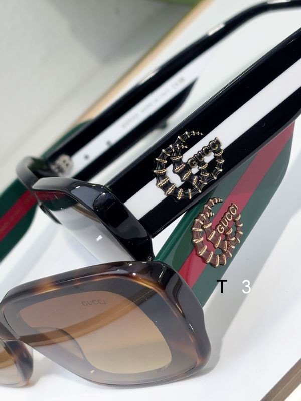 Gucci CL42122U 56 17 142 c07