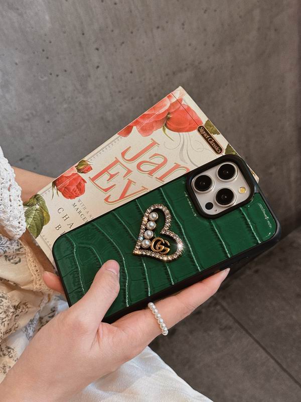 Gucci iphone shell (2)