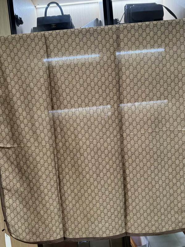 Gucci silk scarf 180X90cm E28 (1)