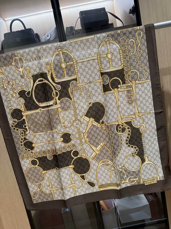Gucci silk scarf 180X90cm E30 (2)