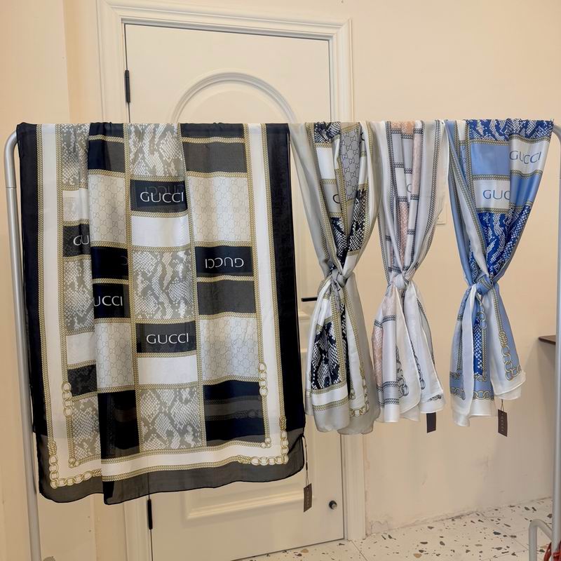 Gucci silk scarf 90-180cm E26 (1)