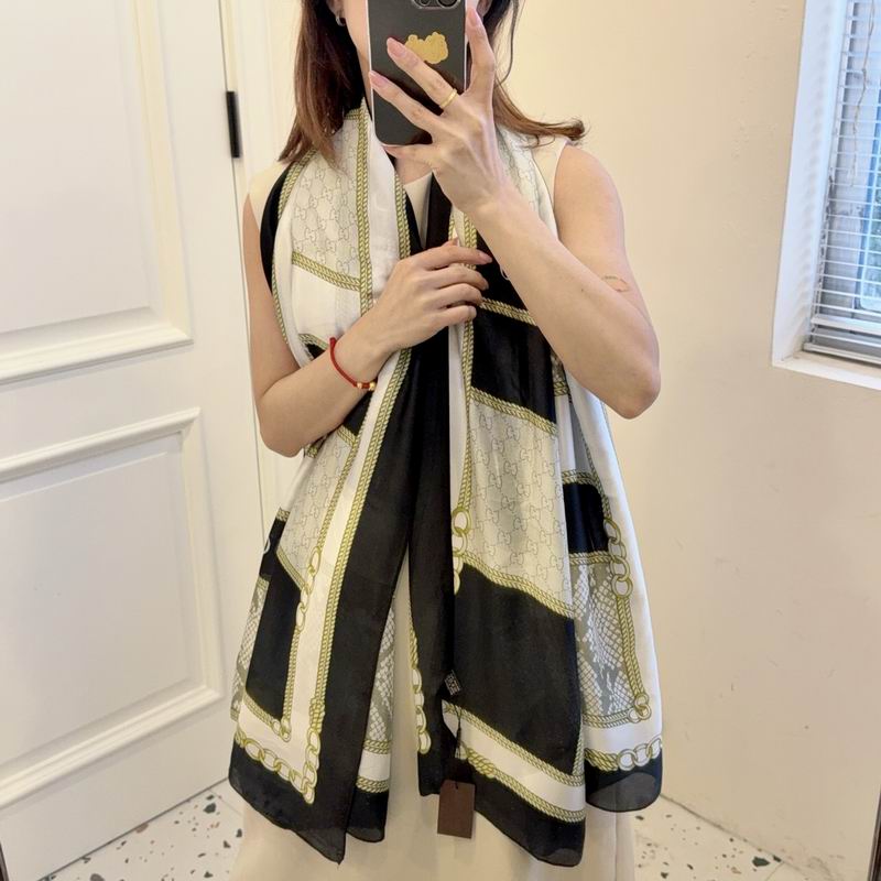 Gucci silk scarf 90-180cm E26 (17)