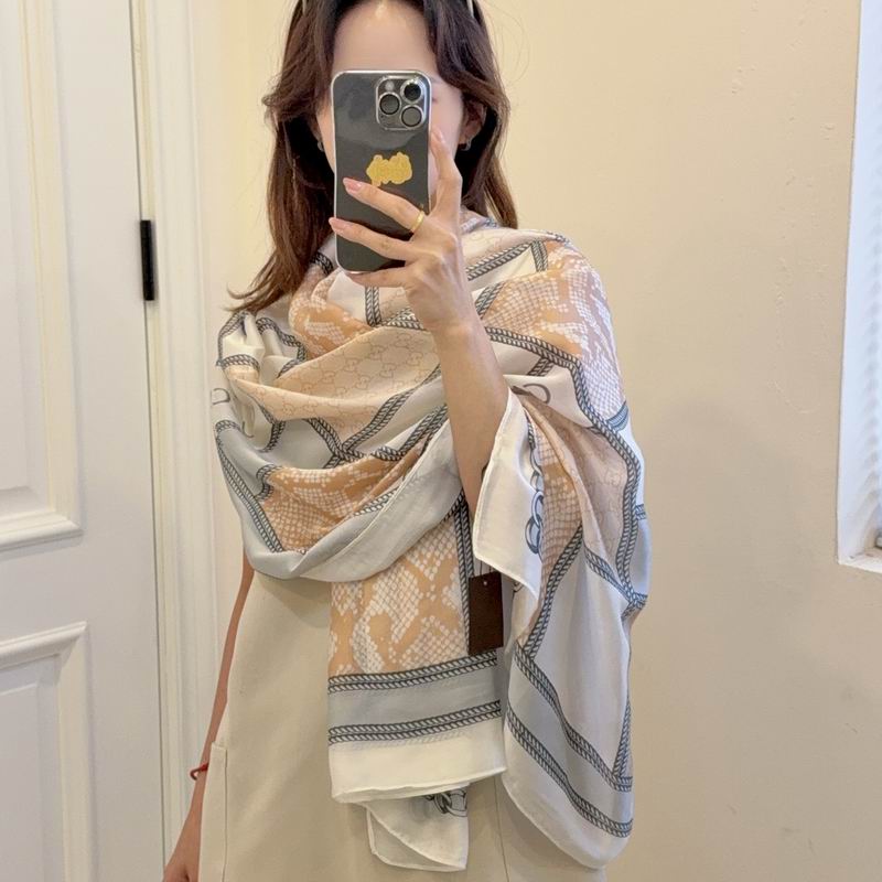 Gucci silk scarf 90-180cm E26 (20)