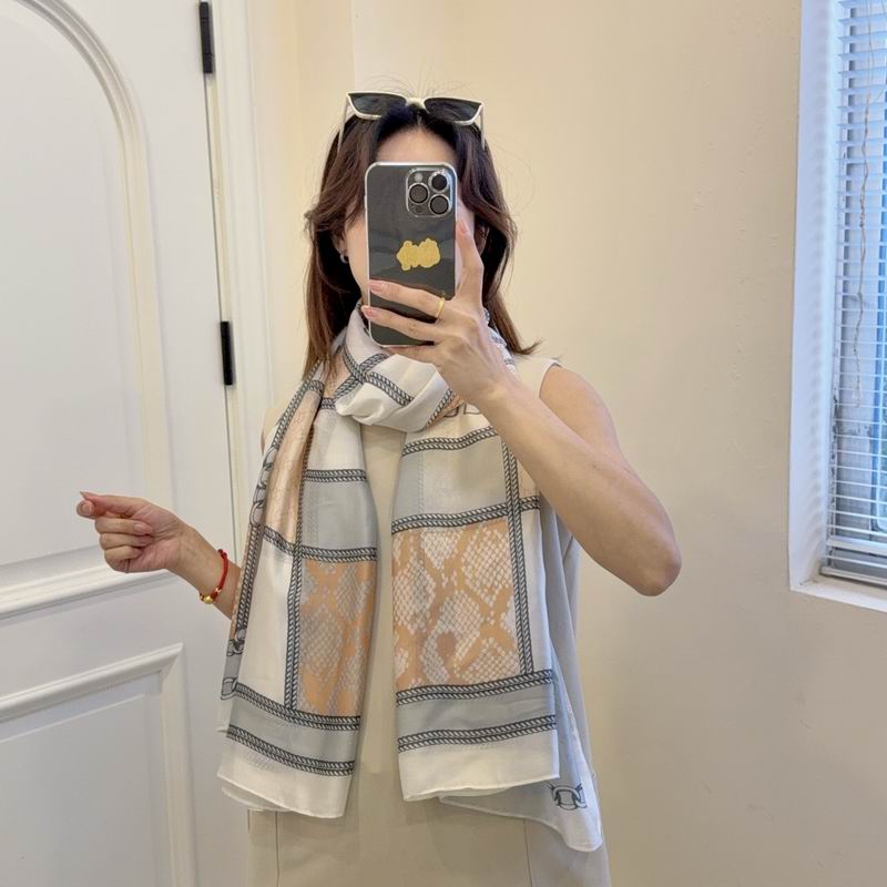 Gucci silk scarf 90-180cm E26 (21)