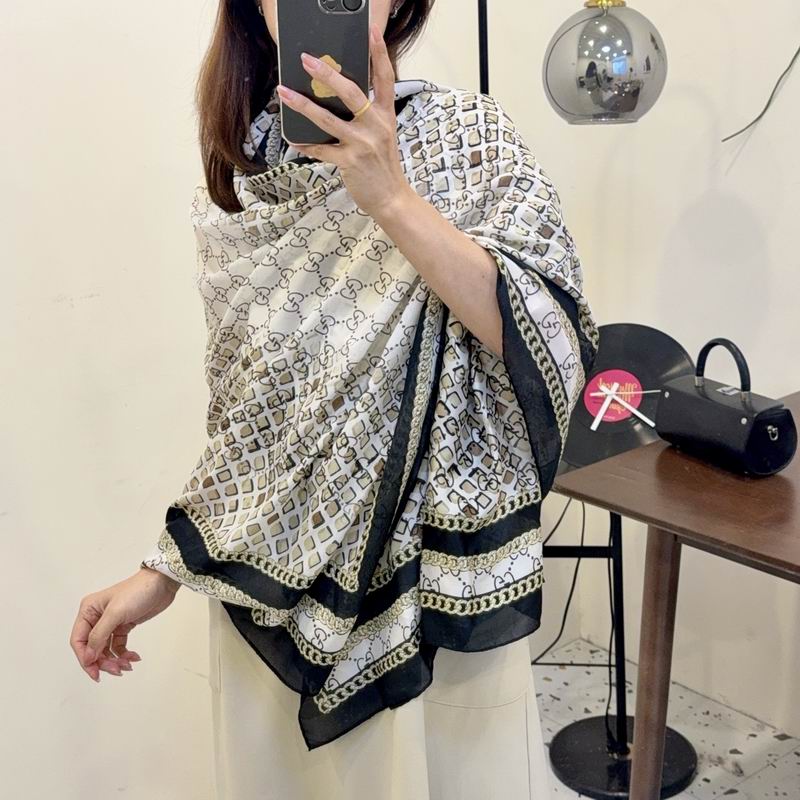 Gucci silk scarf 90-180cm E38 (2)