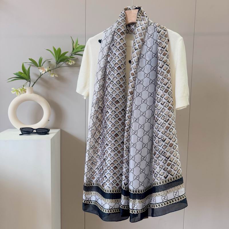 Gucci silk scarf 90-180cm E38 (5)