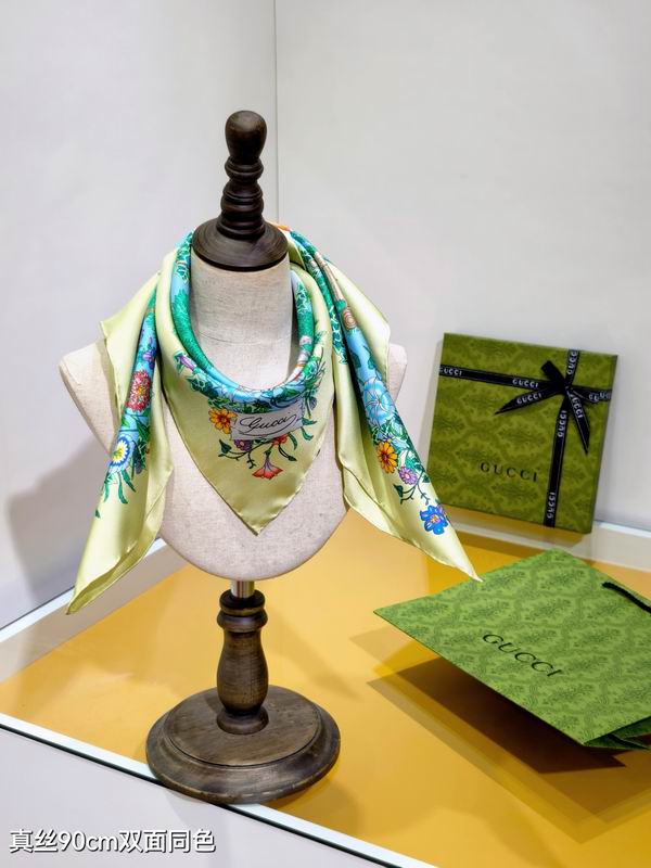 Gucci silk scarf 90X90cm E13 (3)