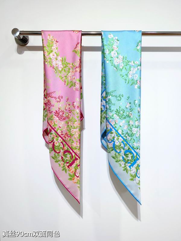Gucci silk scarf 90X90cm E15 (1)
