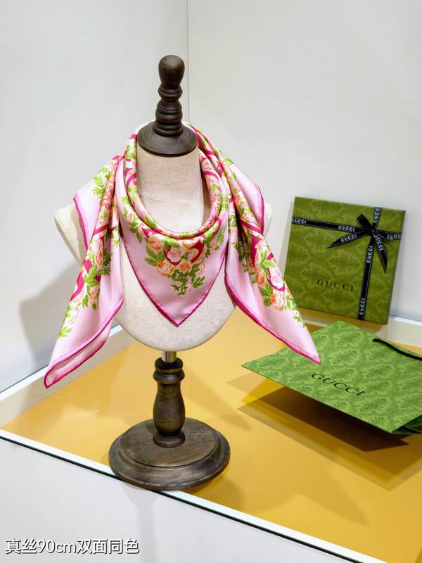 Gucci silk scarf 90X90cm E15 (13)