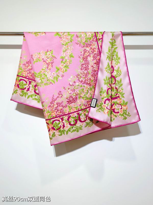 Gucci silk scarf 90X90cm E15 (14)