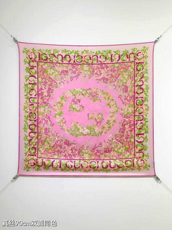 Gucci silk scarf 90X90cm E15 (19)
