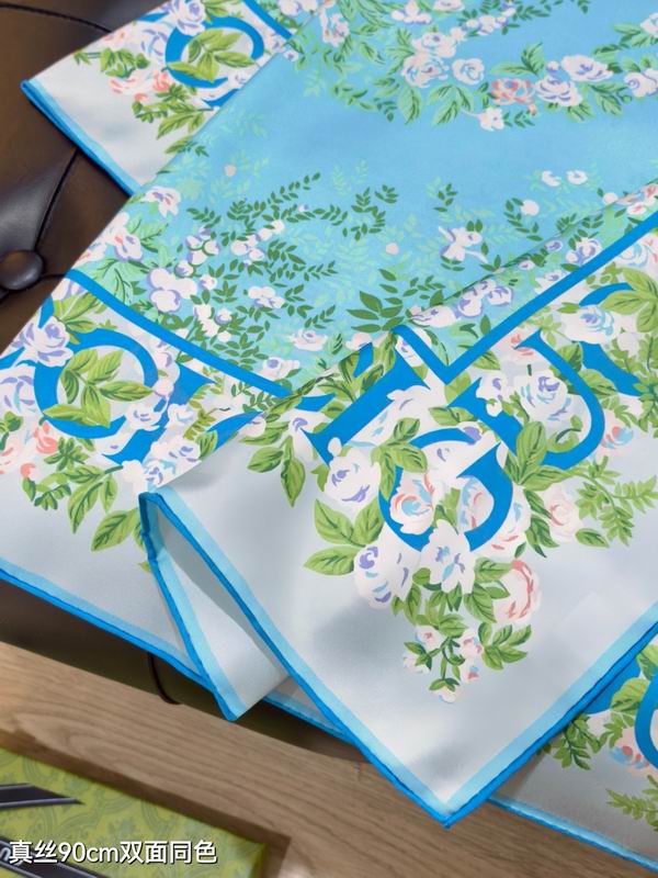 Gucci silk scarf 90X90cm E15 (6)