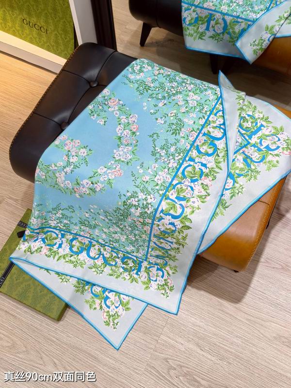 Gucci silk scarf 90X90cm E15 (7)