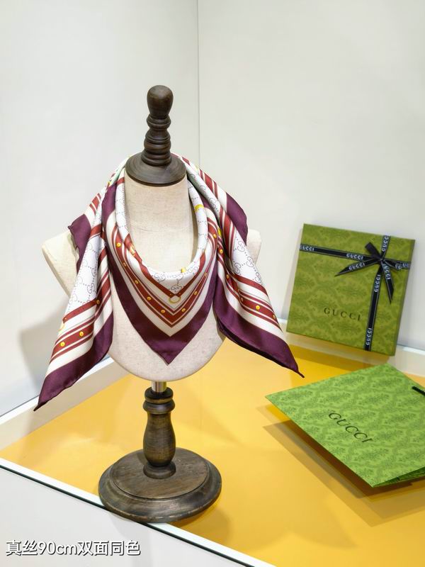 Gucci silk scarf 90X90cm E52 (13)