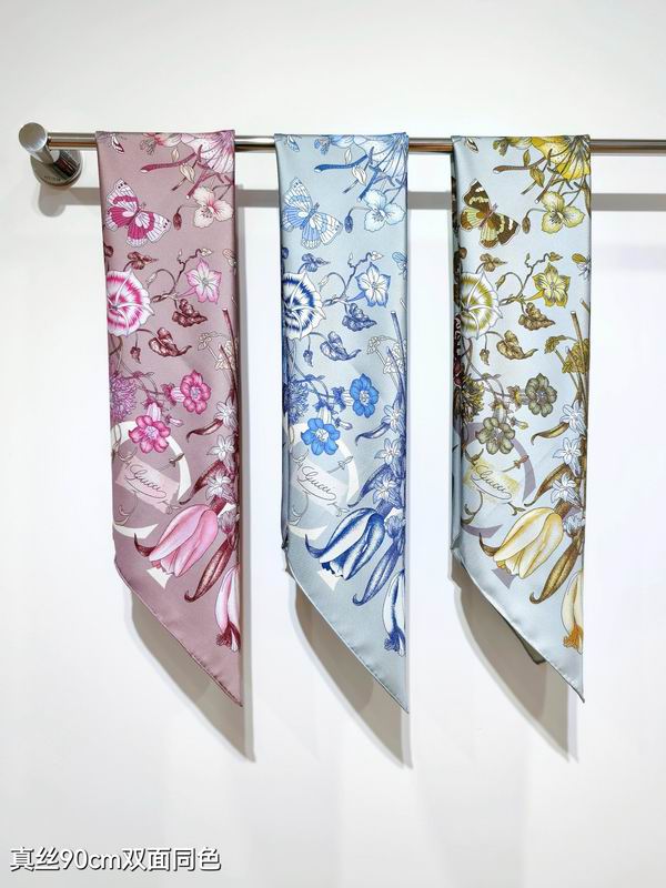 Gucci silk scarf 90X90cm E53 (1)