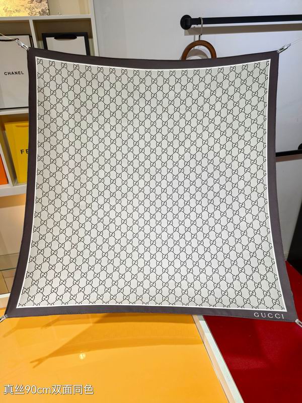 Gucci slik scarf 90X90cm E24 (17)