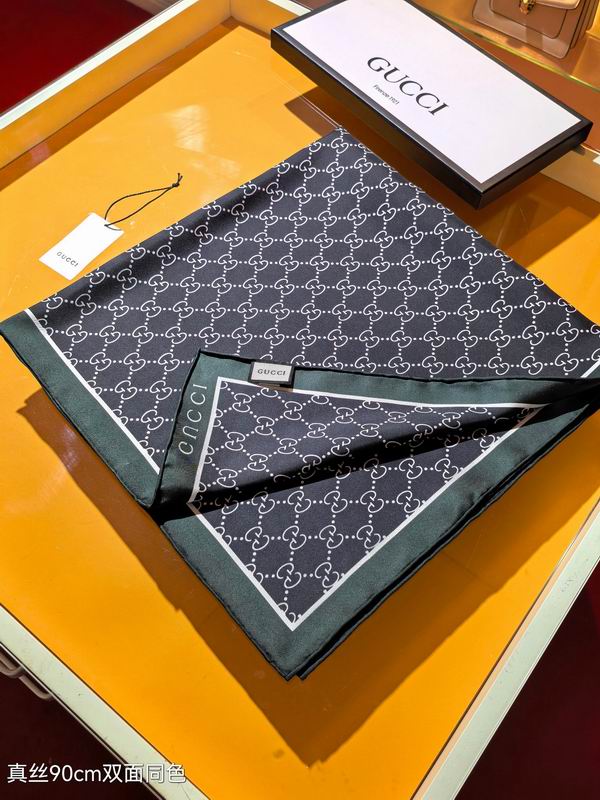 Gucci slik scarf 90X90cm E24 (24)