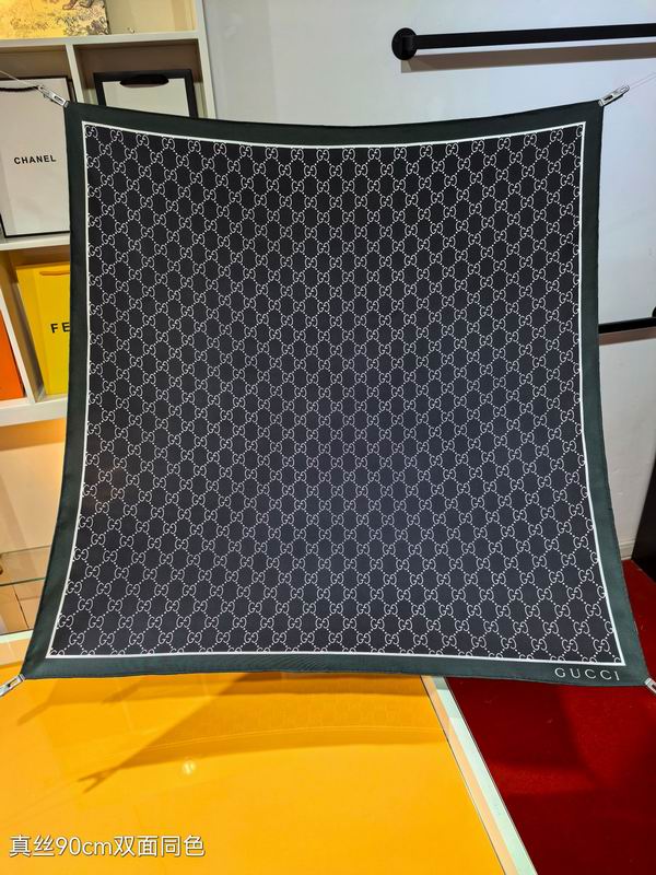 Gucci slik scarf 90X90cm E24 (26)