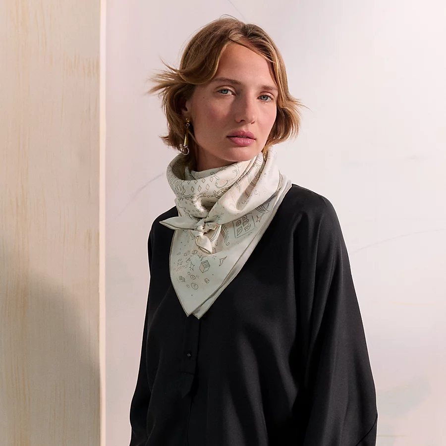 Hermes silk scarf 90X90cm E01 (19)