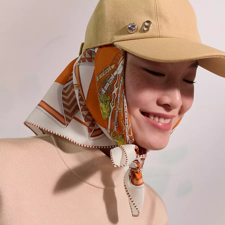 Hermes silk scarf 90X90cm E05 (19)