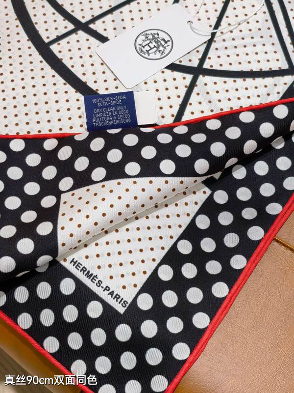 Hermes silk scarf 90X90cm E21 (5)