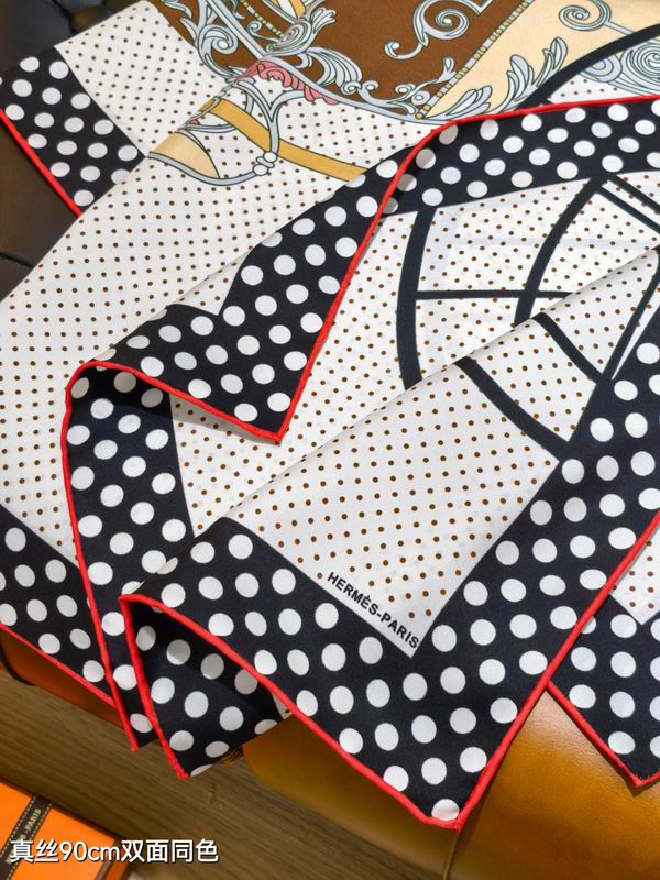 Hermes silk scarf 90X90cm E21 (6)