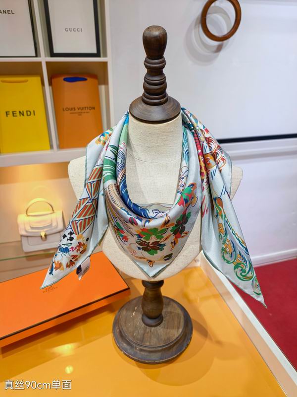 Hermes silk scarf 90X90cm E24 (1)