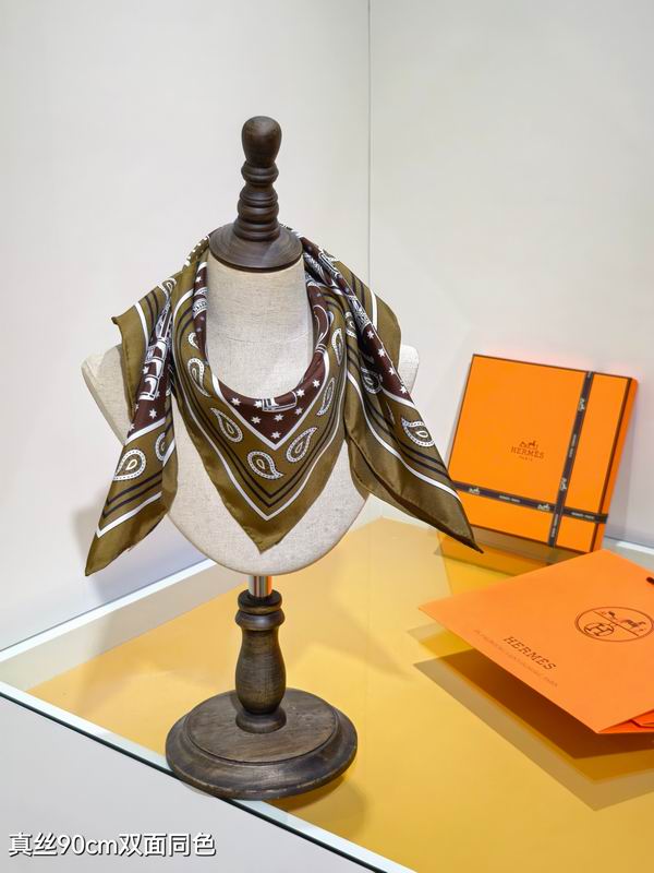 Hermes silk scarf 90X90cm E48 (2)