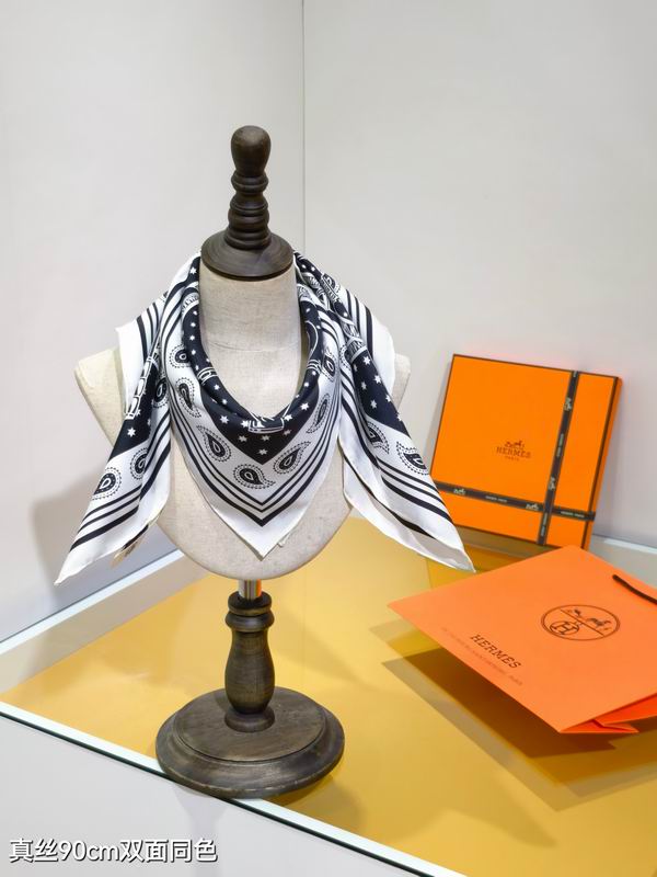 Hermes silk scarf 90X90cm E48 (41)